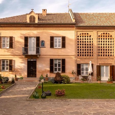 Apart-Agriturismo "La Colomba" Nizza Monferrato Bagian luar foto