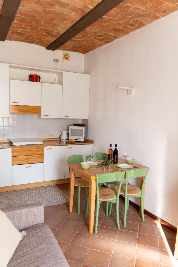 Apart-Agriturismo "La Colomba" Nizza Monferrato Bagian luar foto