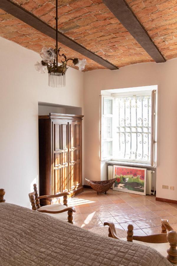 Apart-Agriturismo "La Colomba" Nizza Monferrato Bagian luar foto
