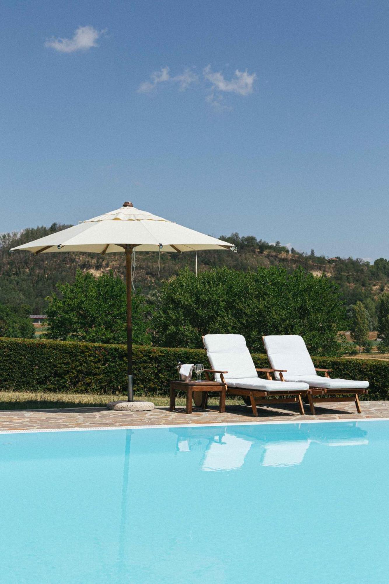 Apart-Agriturismo "La Colomba" Nizza Monferrato Bagian luar foto